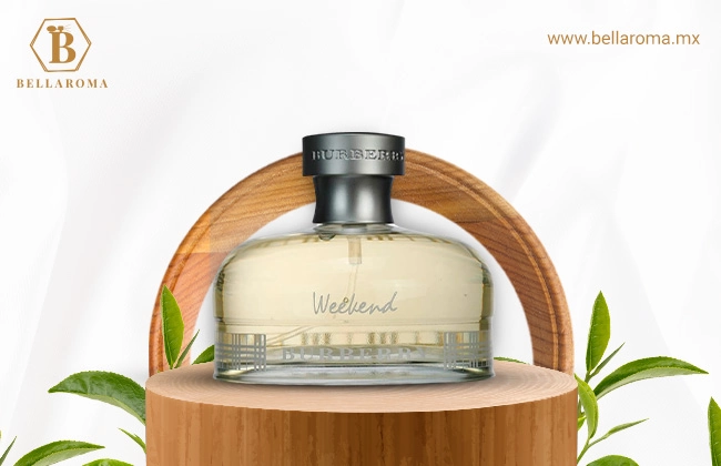 Burberry: Weekend for Women perfume para mujer con sándalo