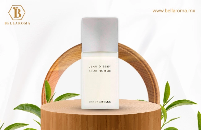 Issey Miyake: L’eau d’Issey pour Homme perfumes con sándalo