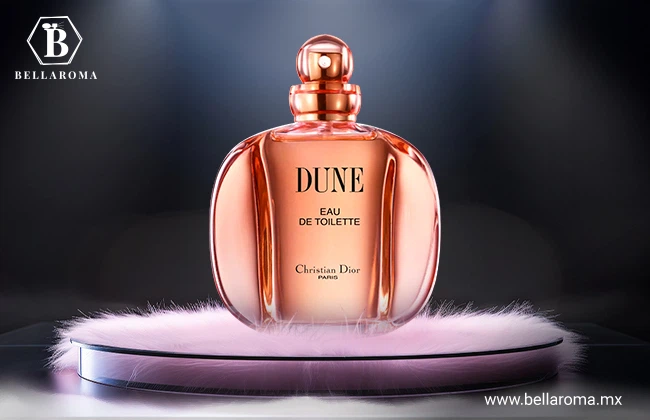 Botella del perfume Dune sobre superficie de exhibición