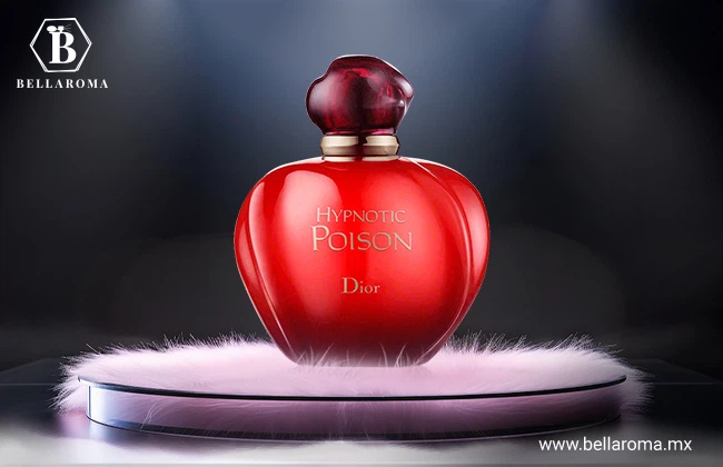 Perfume femenino con envase en forma de manzana roja