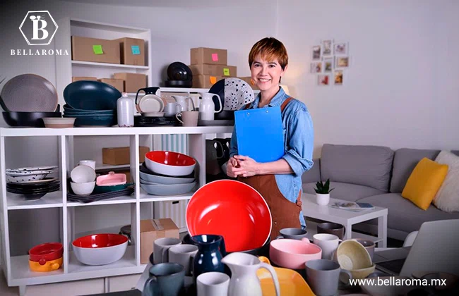 Mujer en una tienda de productos para el hogar